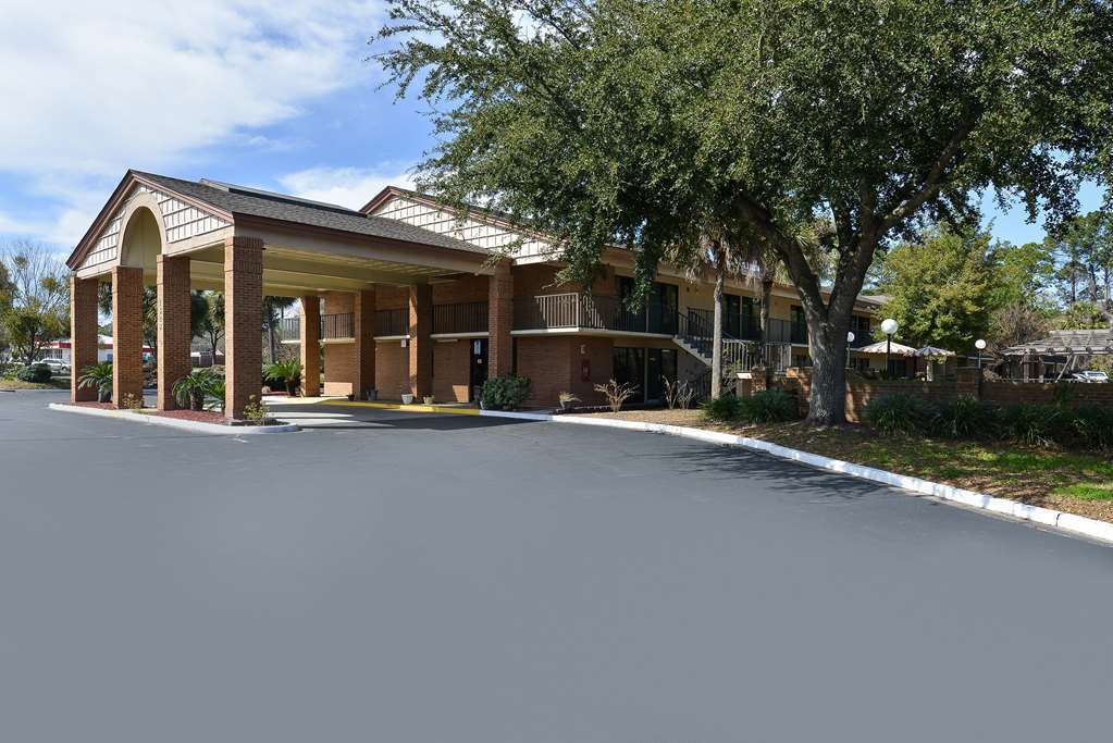 Super Value Inn Valdosta Exterior photo