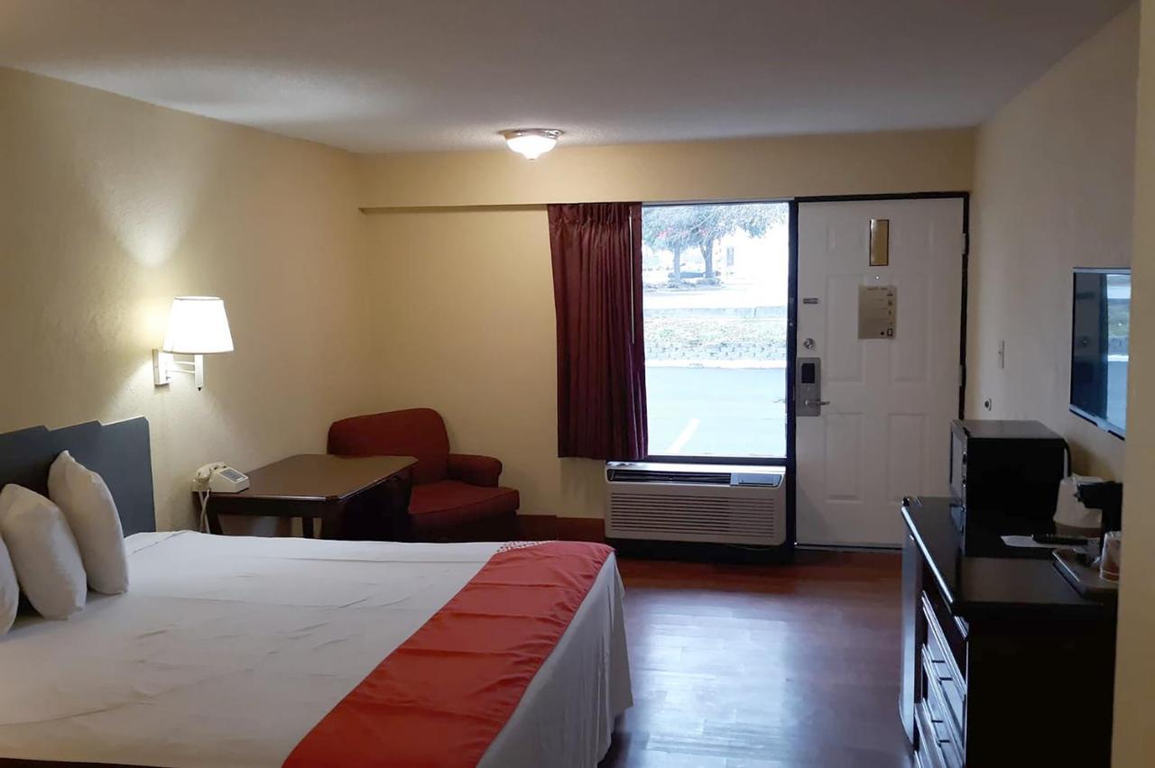 Super Value Inn Valdosta Exterior photo